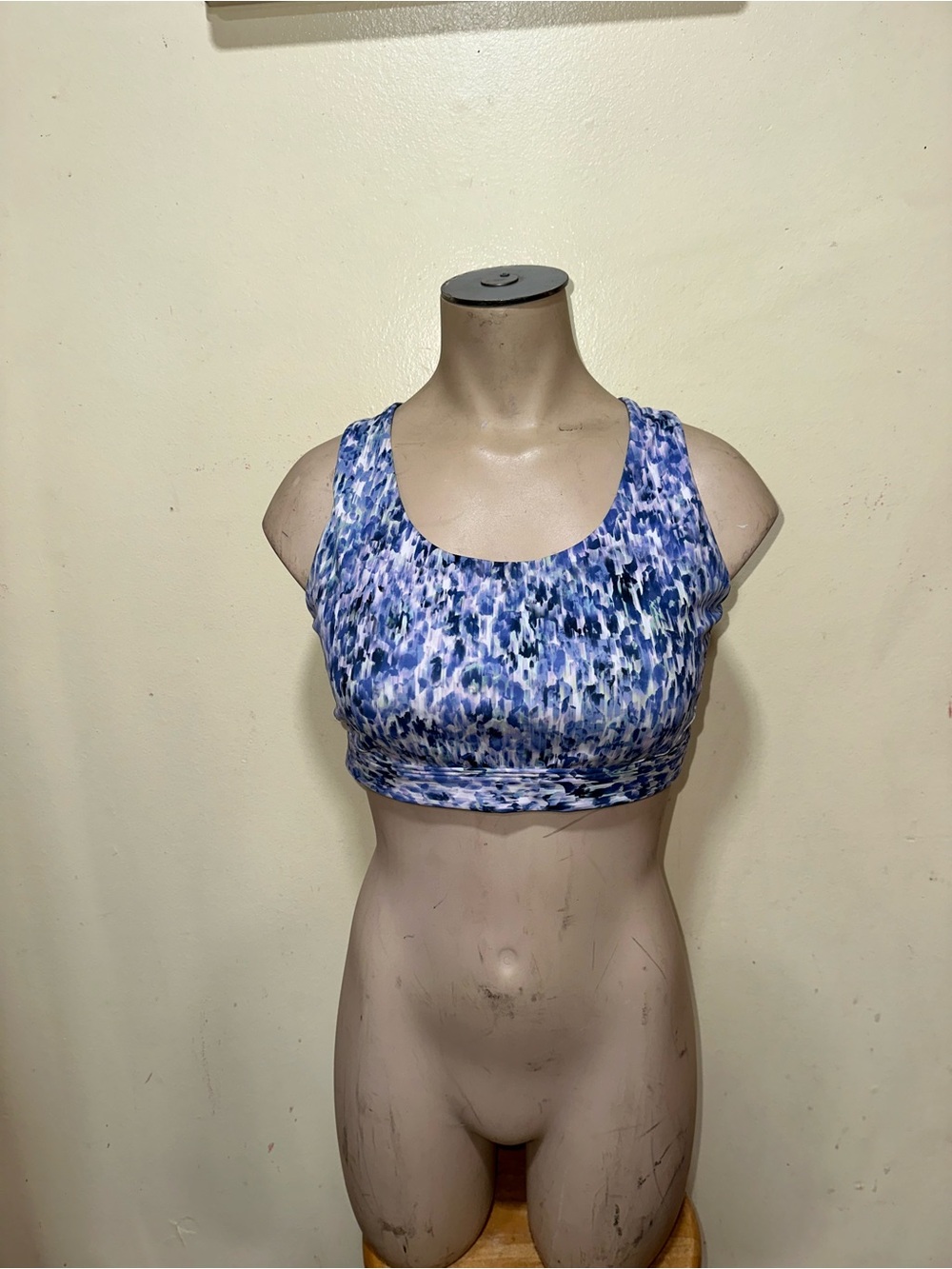 Woman’s Athleta athletic sports bra